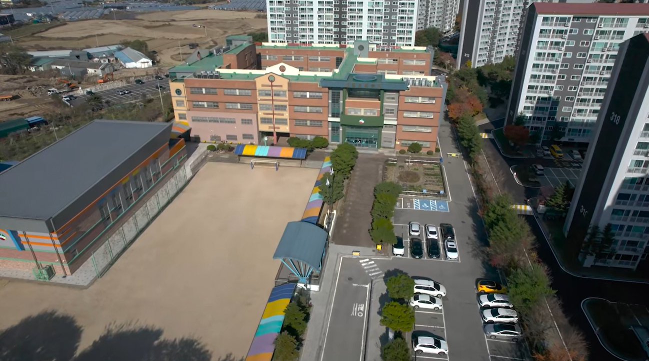 하늘에서 본 우리학교 모습(동영상)