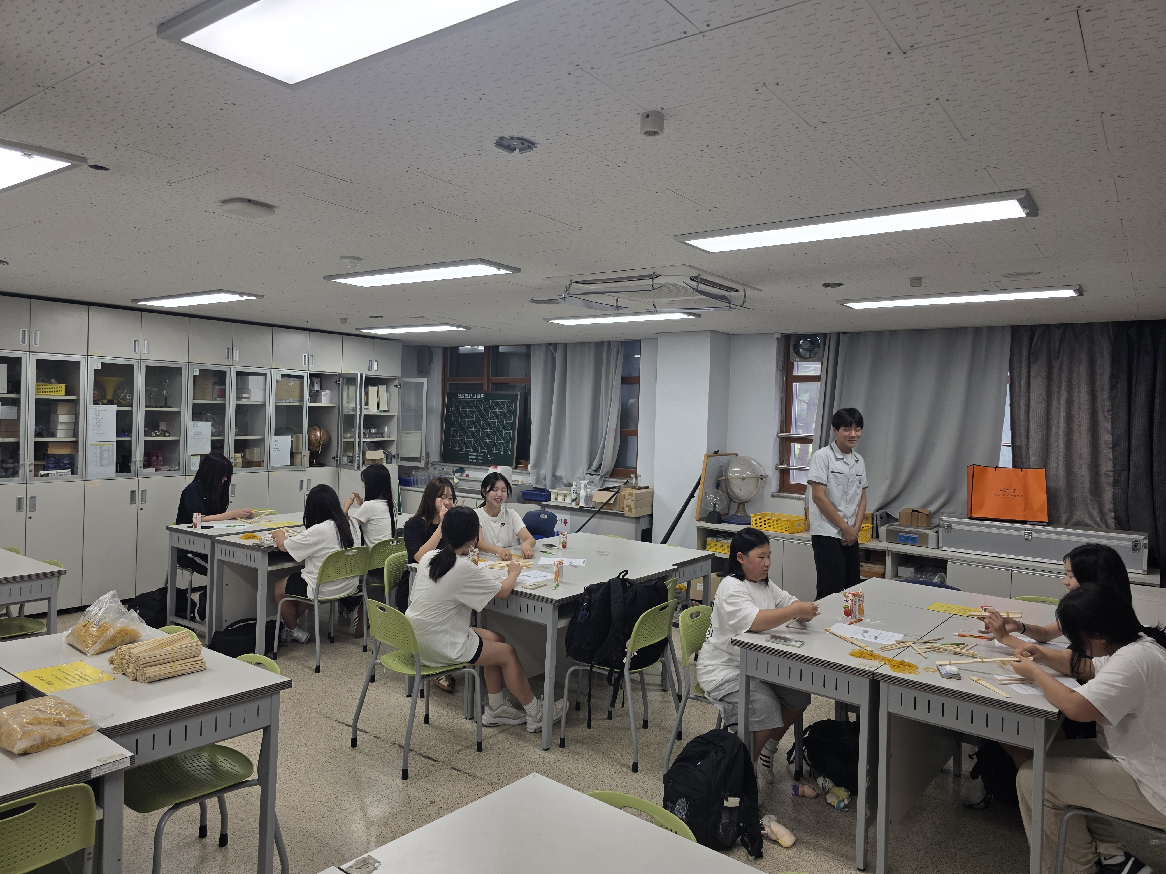[홍보서포터즈단] 송우고 중학생을 위한 과학체험전 개최